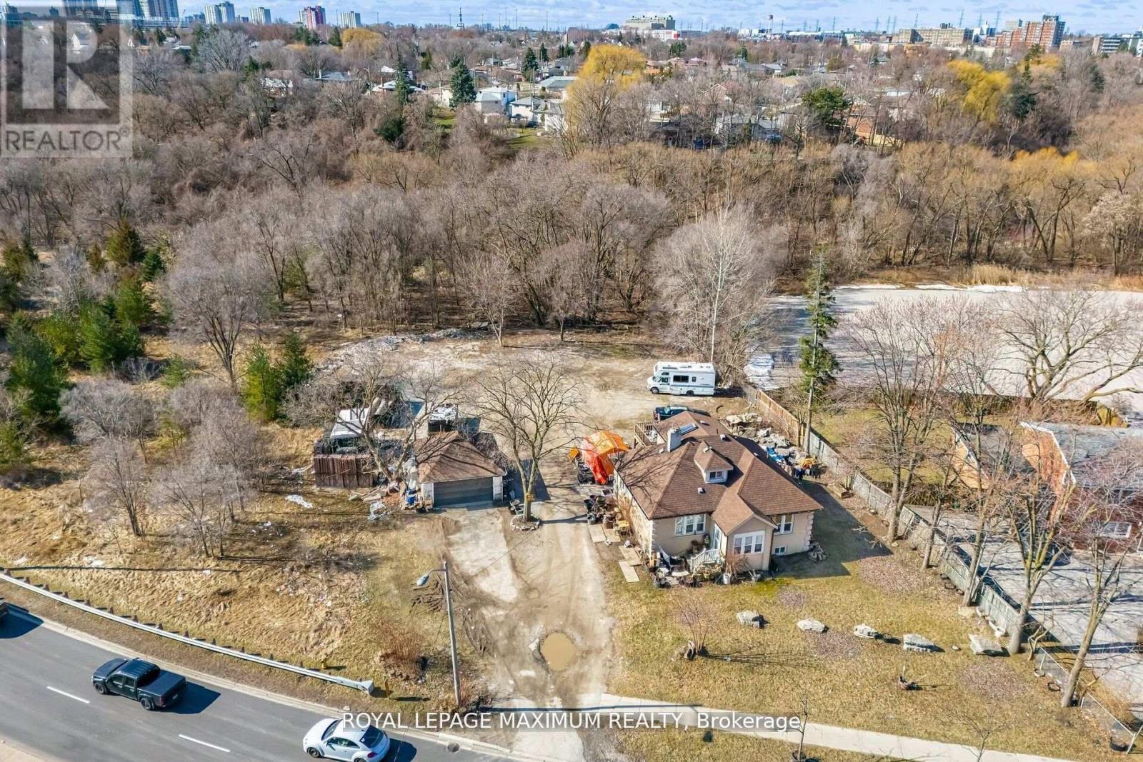 255 ALBION ROAD, Toronto, Ontario