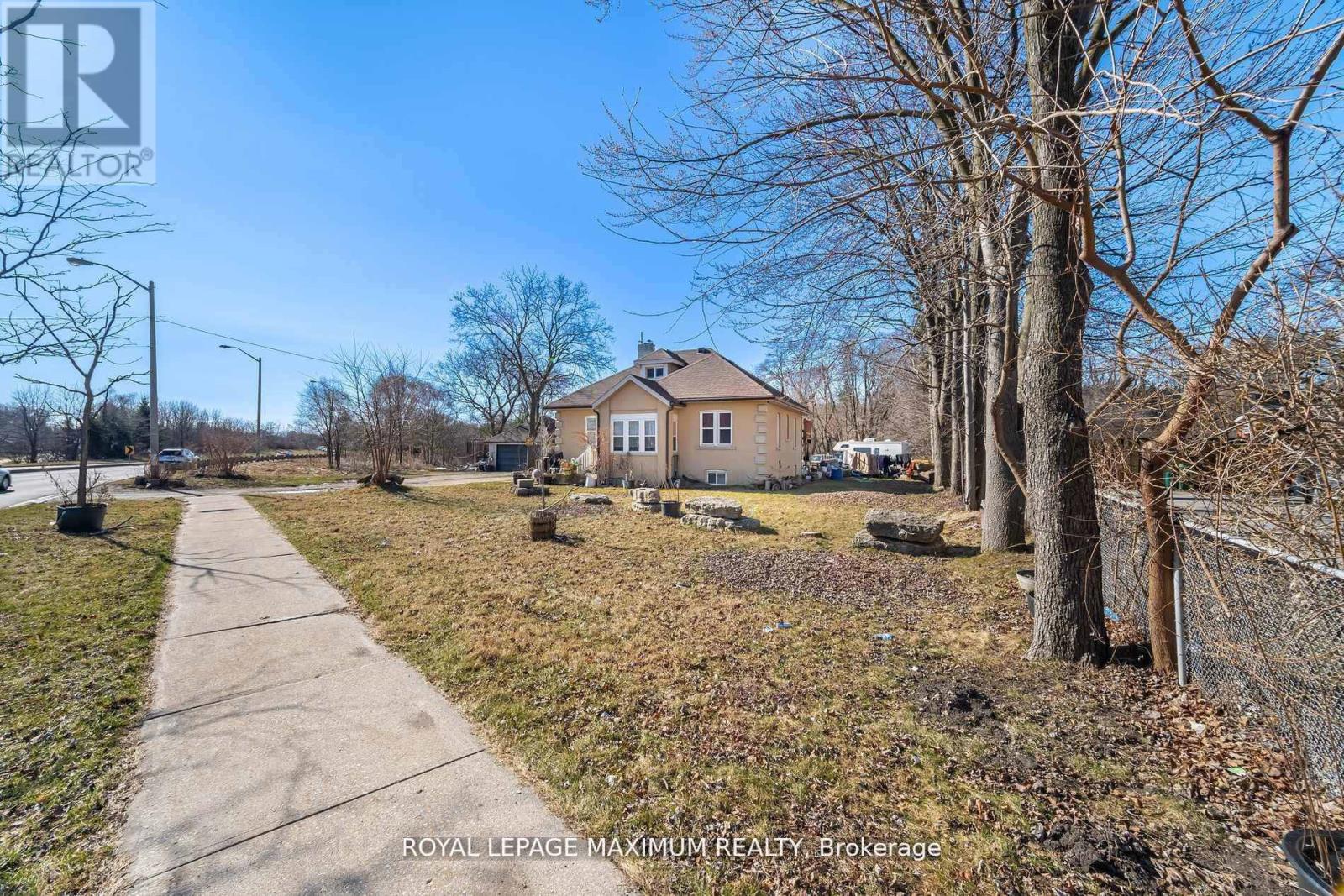 255 Albion Road, Toronto, Ontario  M9W 3P1 - Photo 11 - W12888344
