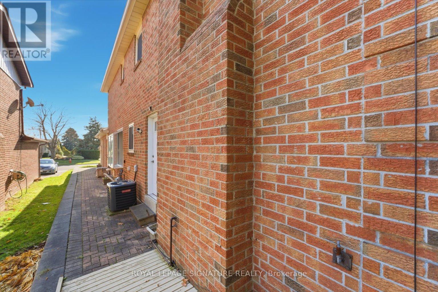 4307 Garnetwood Chase, Mississauga, Ontario  L4W 2H1 - Photo 42 - W12888354