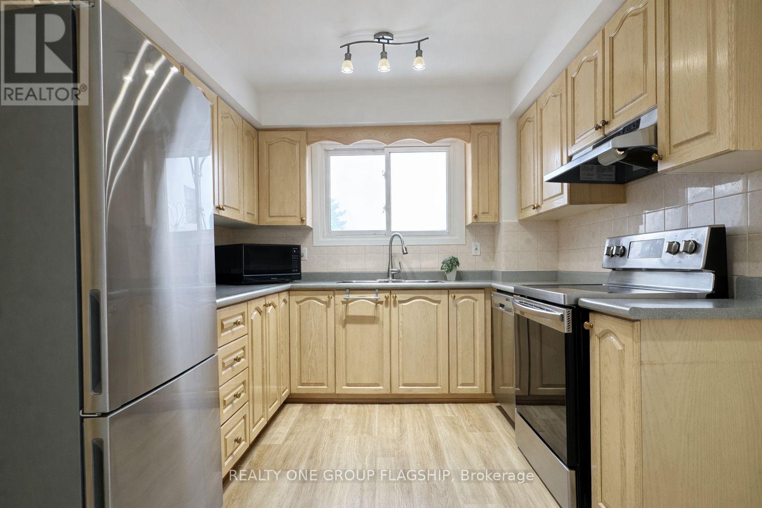 71 Maple Branch Path, Toronto, Ontario  M9P 3T4 - Photo 12 - W12888362