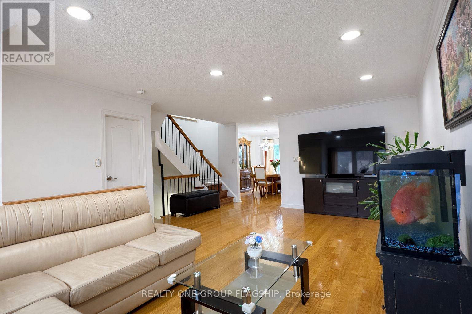 71 Maple Branch Path, Toronto, Ontario  M9P 3T4 - Photo 6 - W12888362