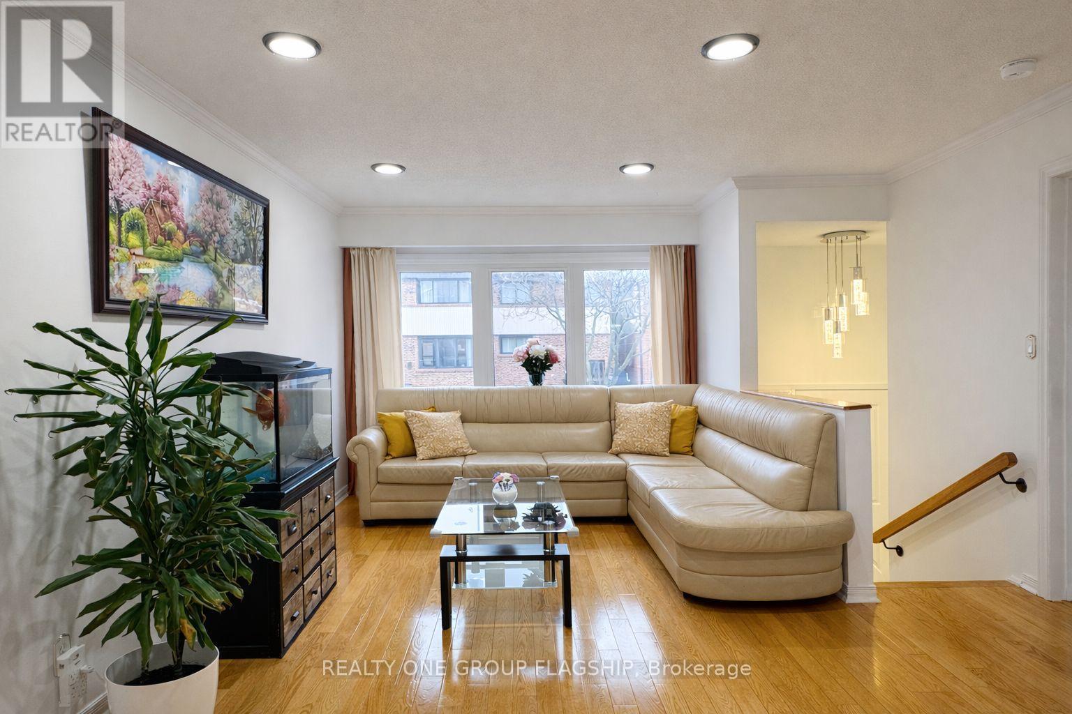 71 Maple Branch Path, Toronto, Ontario  M9P 3T4 - Photo 7 - W12888362