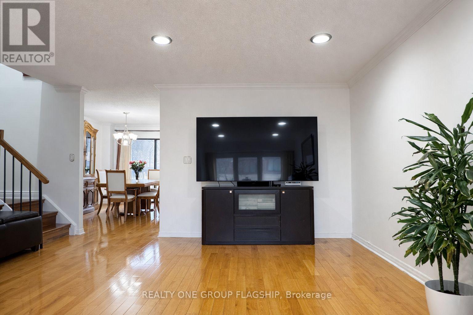 71 Maple Branch Path, Toronto, Ontario  M9P 3T4 - Photo 8 - W12888362