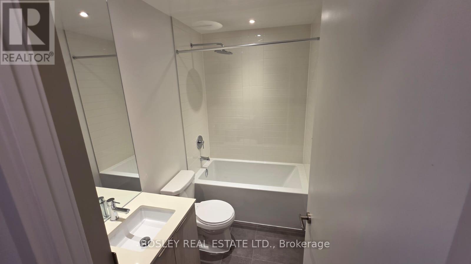 1706 - 448 Burnhamthorpe Road W, Mississauga, Ontario  L5B 4M6 - Photo 9 - W12888374