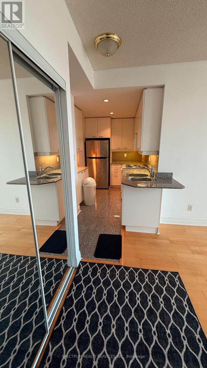 Ph208 - 88 Palace Pier Court, Toronto, Ontario  M8V 4C1 - Photo 5 - W12888408