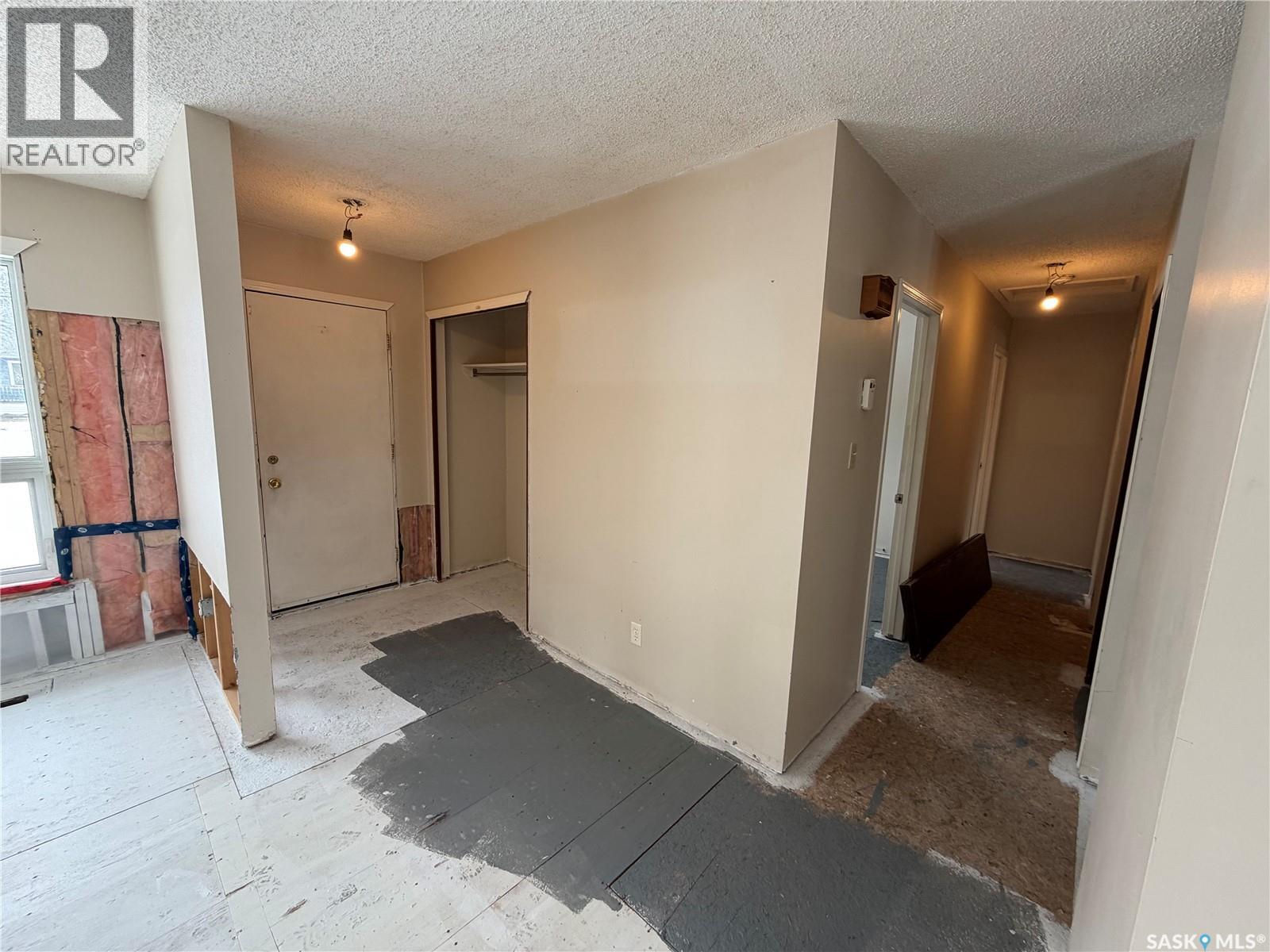 801 Prospect Avenue, Oxbow, Saskatchewan  S0C 2B0 - Photo 13 - SK030501