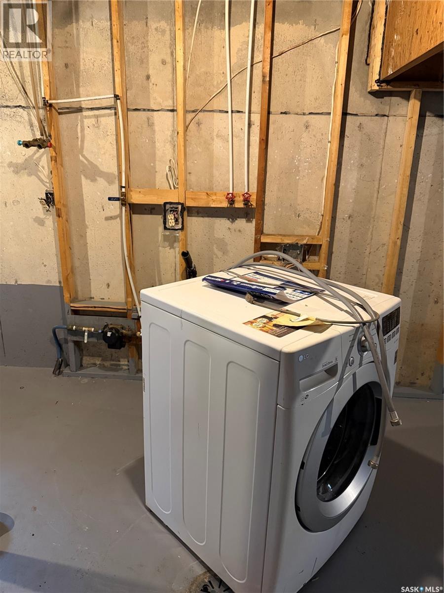 801 Prospect Avenue, Oxbow, Saskatchewan  S0C 2B0 - Photo 19 - SK030501