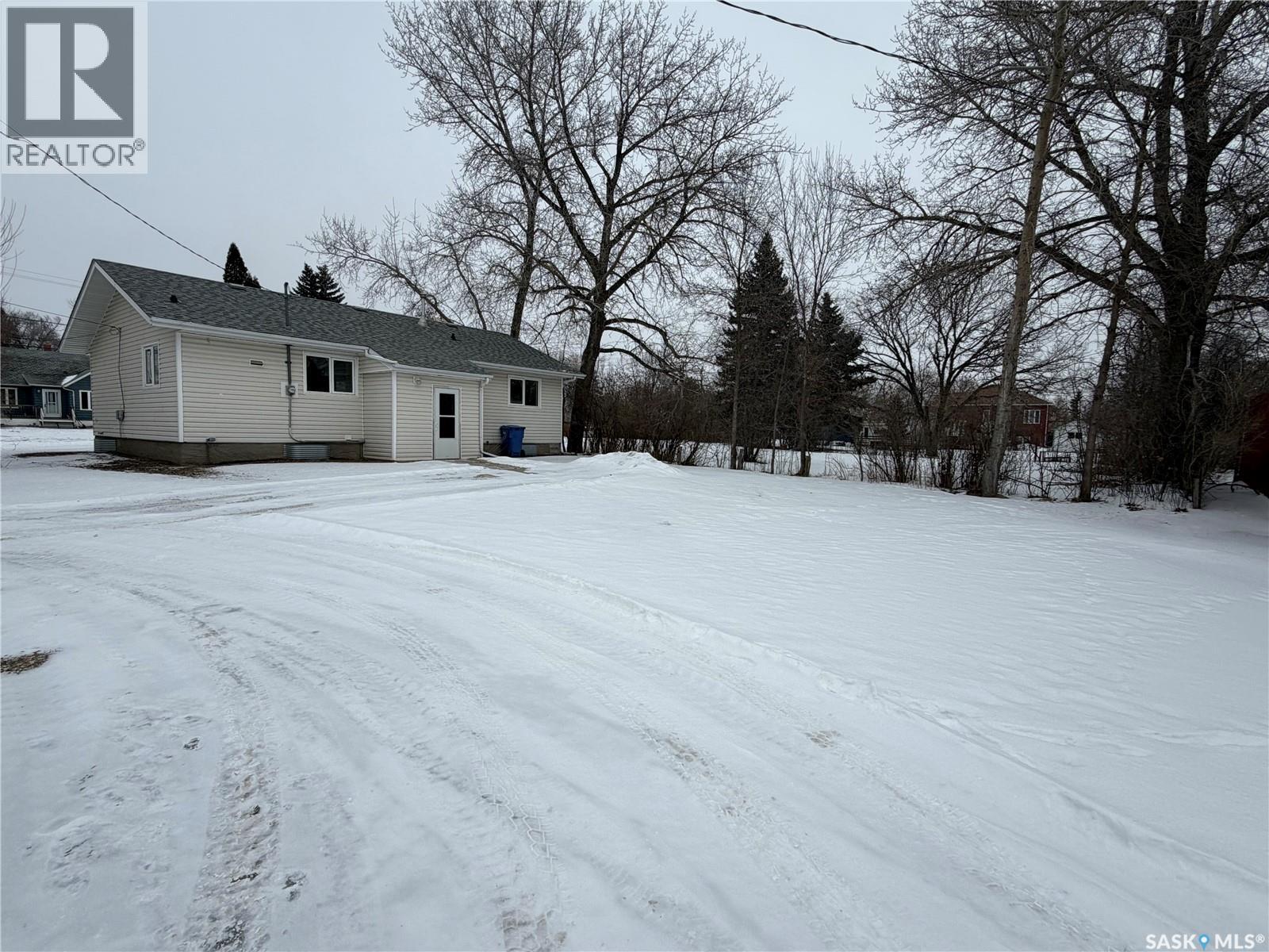 801 Prospect Avenue, Oxbow, Saskatchewan  S0C 2B0 - Photo 25 - SK030501