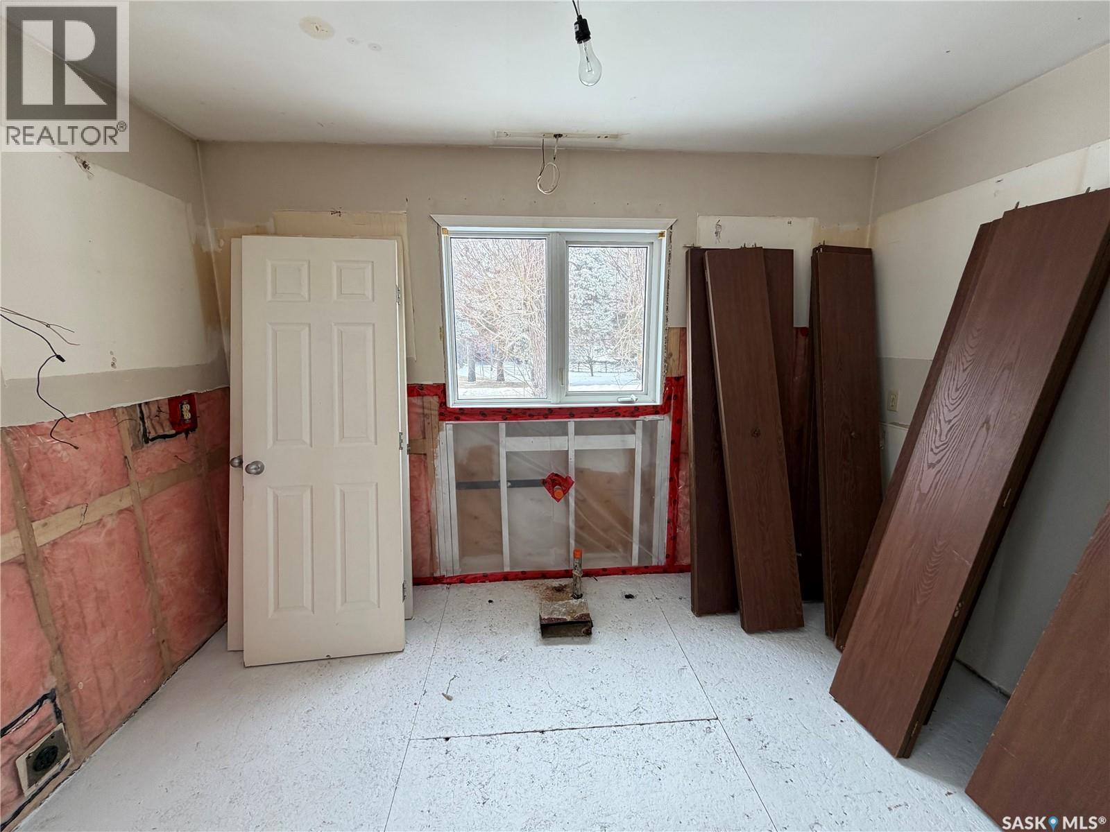 801 Prospect Avenue, Oxbow, Saskatchewan  S0C 2B0 - Photo 5 - SK030501