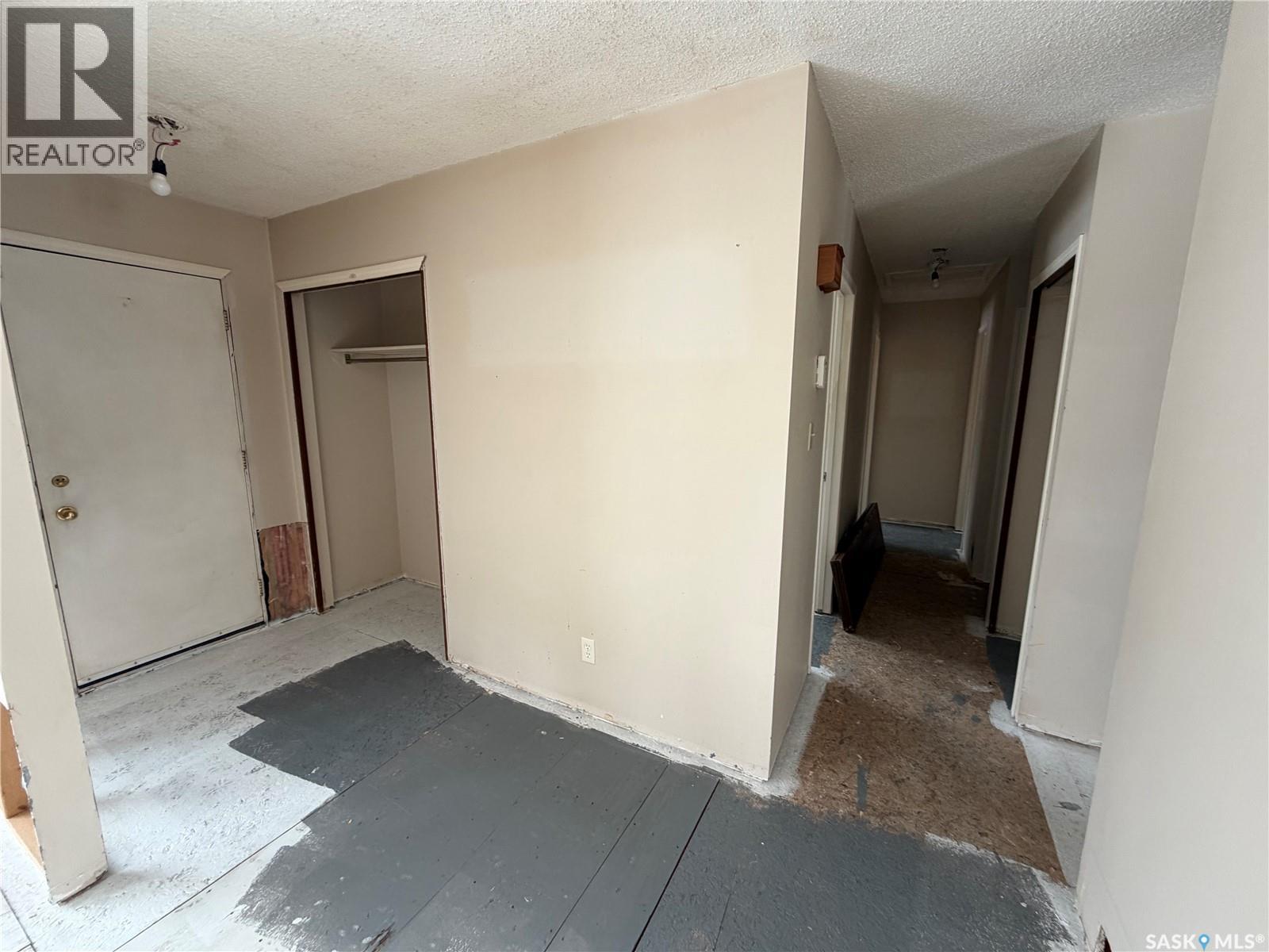 801 Prospect Avenue, Oxbow, Saskatchewan  S0C 2B0 - Photo 6 - SK030501