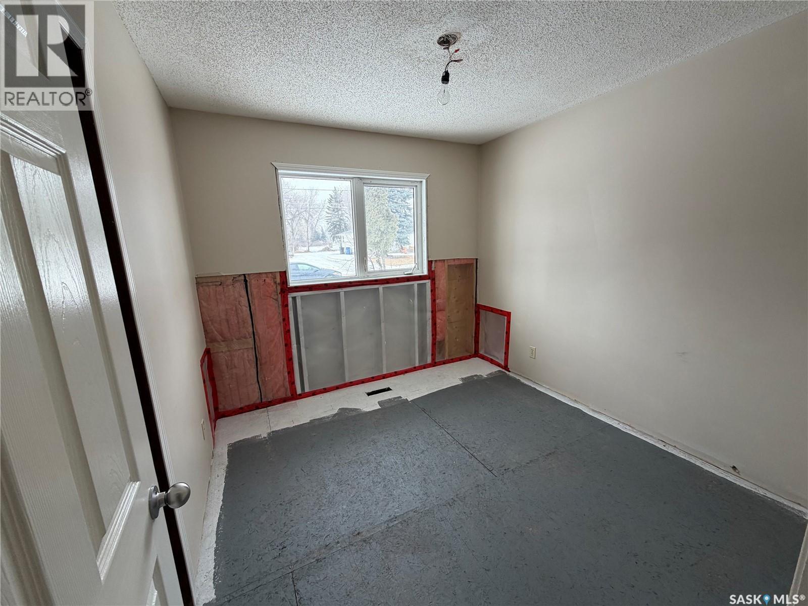 801 Prospect Avenue, Oxbow, Saskatchewan  S0C 2B0 - Photo 7 - SK030501