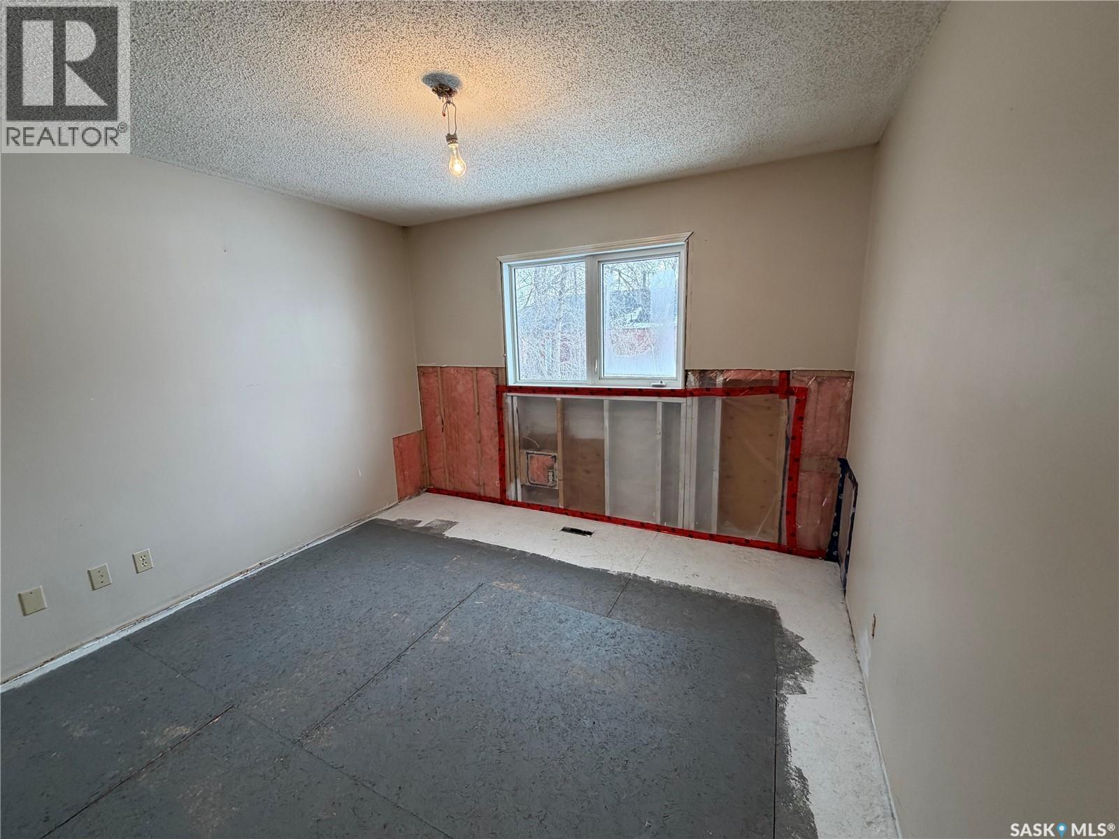 801 Prospect Avenue, Oxbow, Saskatchewan  S0C 2B0 - Photo 8 - SK030501