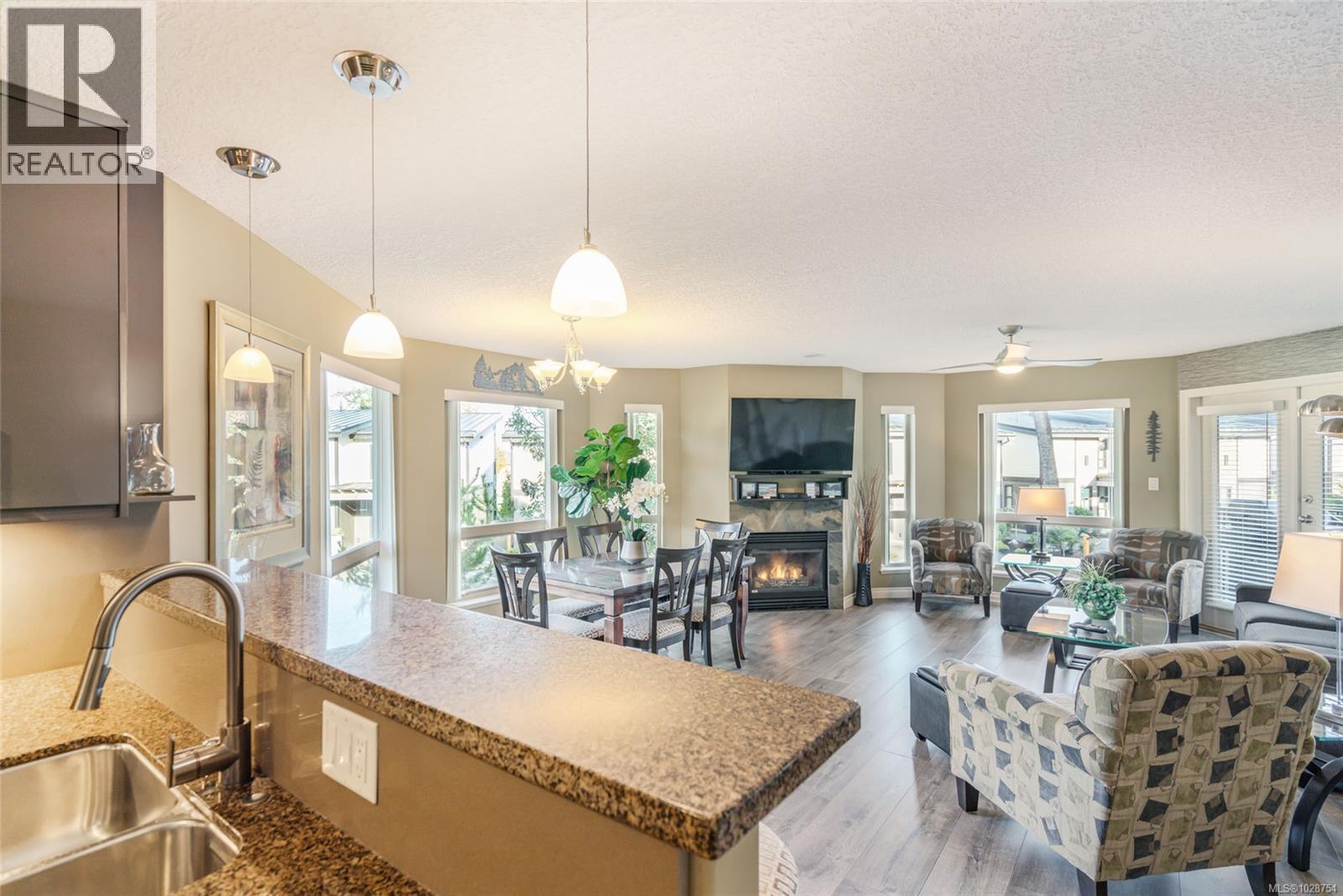 421 1175 Resort Dr, Parksville, British Columbia  V9P 2E3 - Photo 3 - 1028754