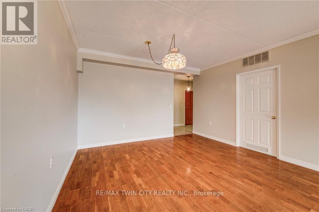 507 - 405 Erb Street W, Waterloo, Ontario  N2L 1W7 - Photo 12 - X12888224