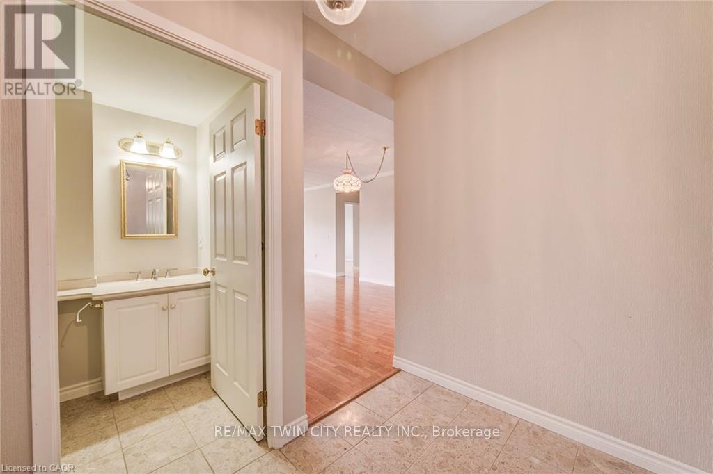 507 - 405 Erb Street W, Waterloo, Ontario  N2L 1W7 - Photo 9 - X12888224