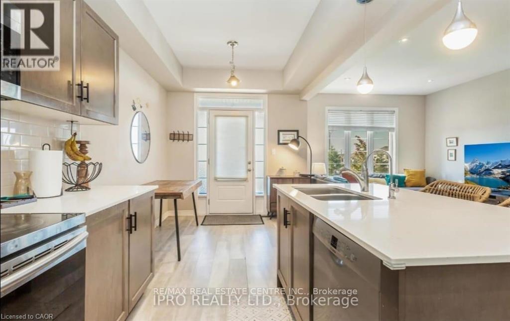 78 - 324 Equestrian Way, Cambridge, Ontario  N3E 0E2 - Photo 8 - X12888248