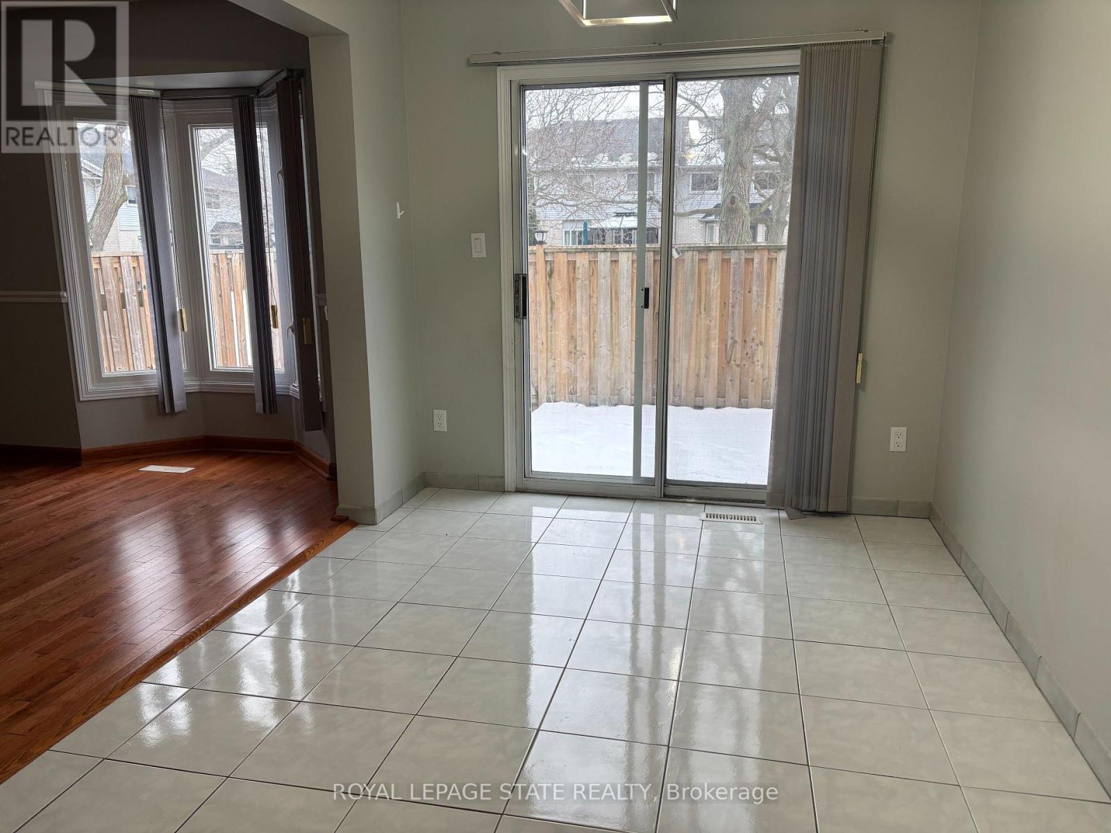 55 - 1 Royalwood Court, Hamilton, Ontario  L8E 4Y2 - Photo 13 - X12888270