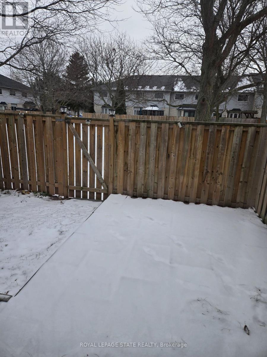 55 - 1 Royalwood Court, Hamilton, Ontario  L8E 4Y2 - Photo 21 - X12888270