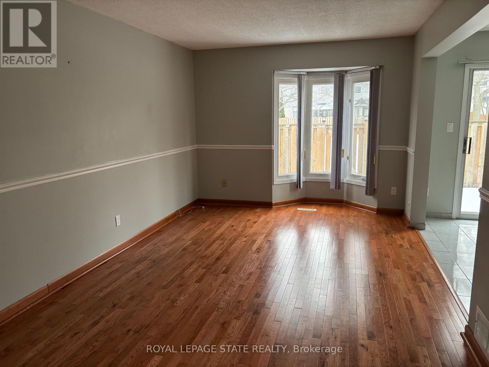 55 - 1 Royalwood Court, Hamilton, Ontario  L8E 4Y2 - Photo 6 - X12888270