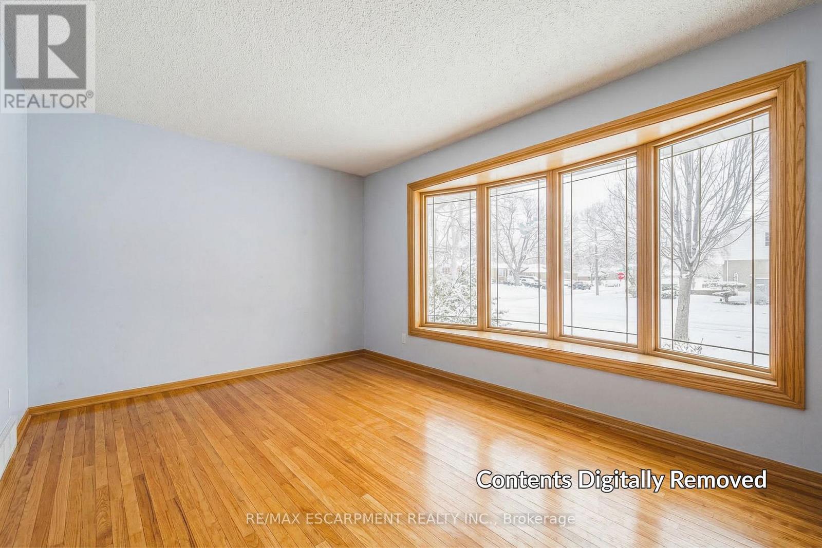 27 Glenview Court, Hamilton (Gourley), Ontario  L9C 6H7 - Photo 6 - X12888338