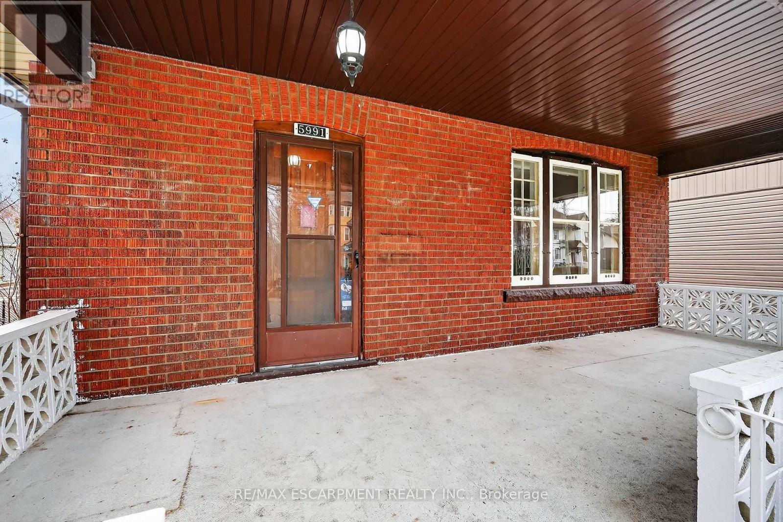 5991 Culp Street, Niagara Falls, Ontario  L2G 2B6 - Photo 3 - X12888412