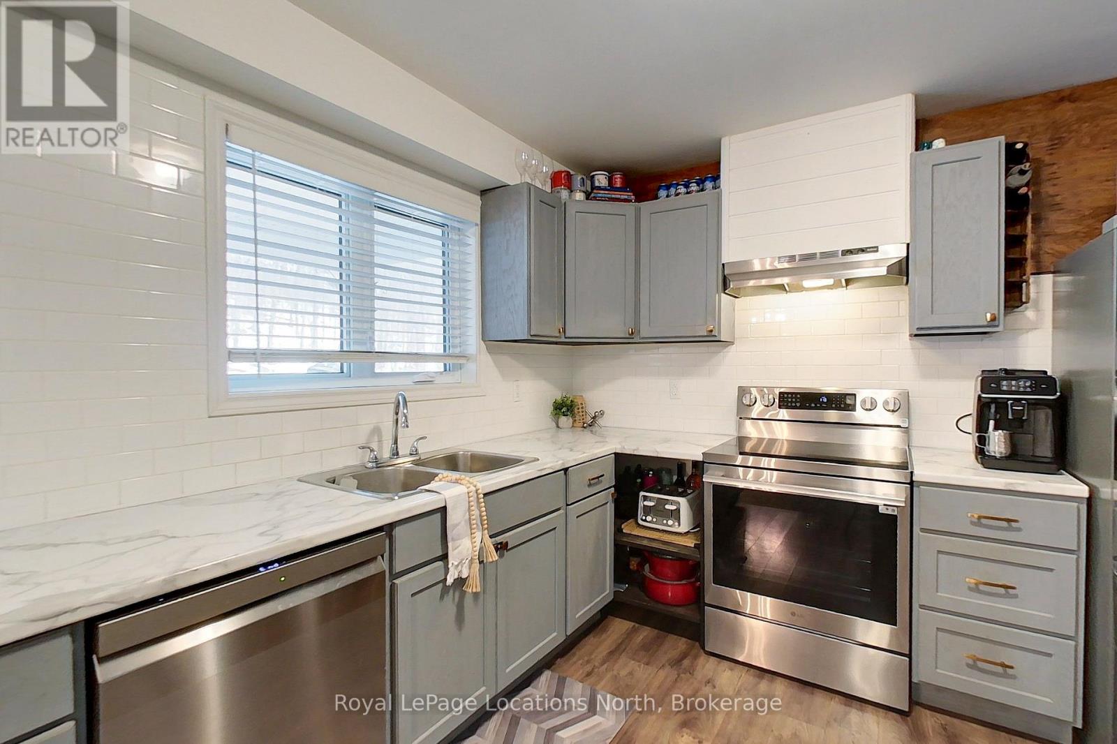 141 Old Highway 26, Meaford, Ontario  N4L 1W7 - Photo 21 - X12549006