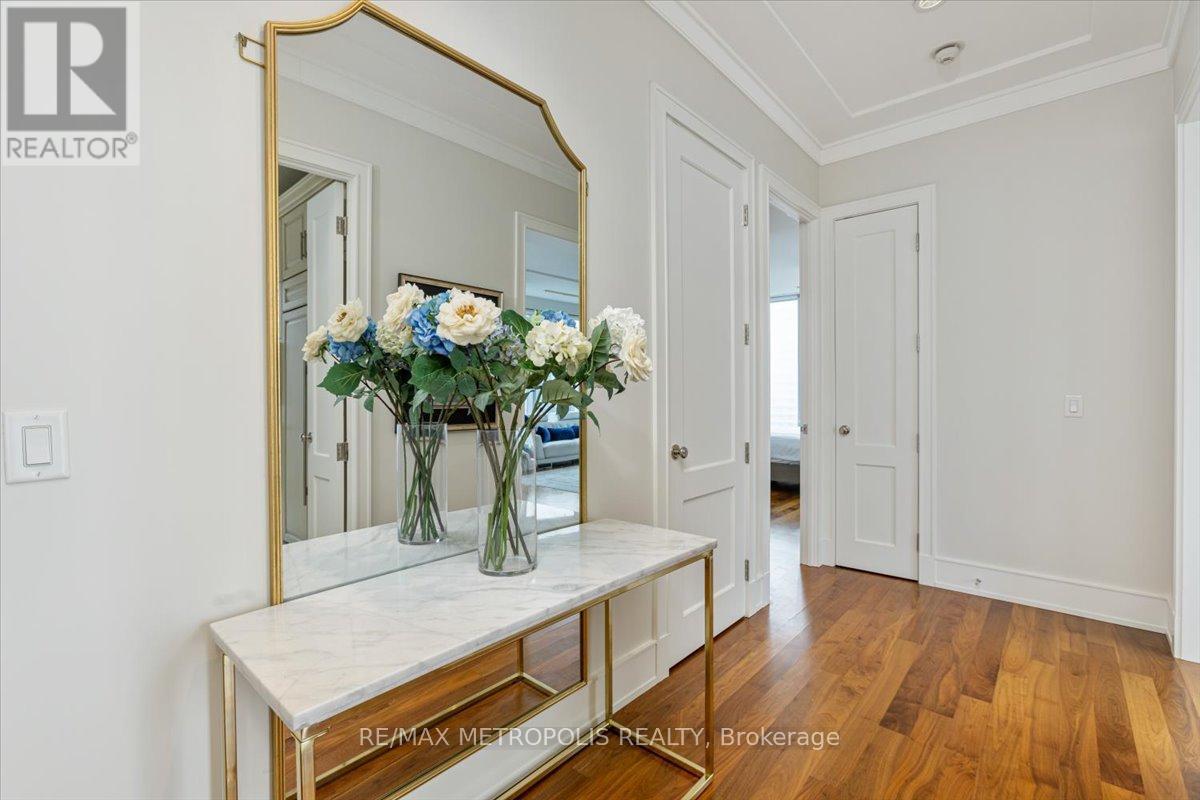 2701 - 183 Wellington Street W, Toronto, Ontario  M5V 0A1 - Photo 18 - C12880438