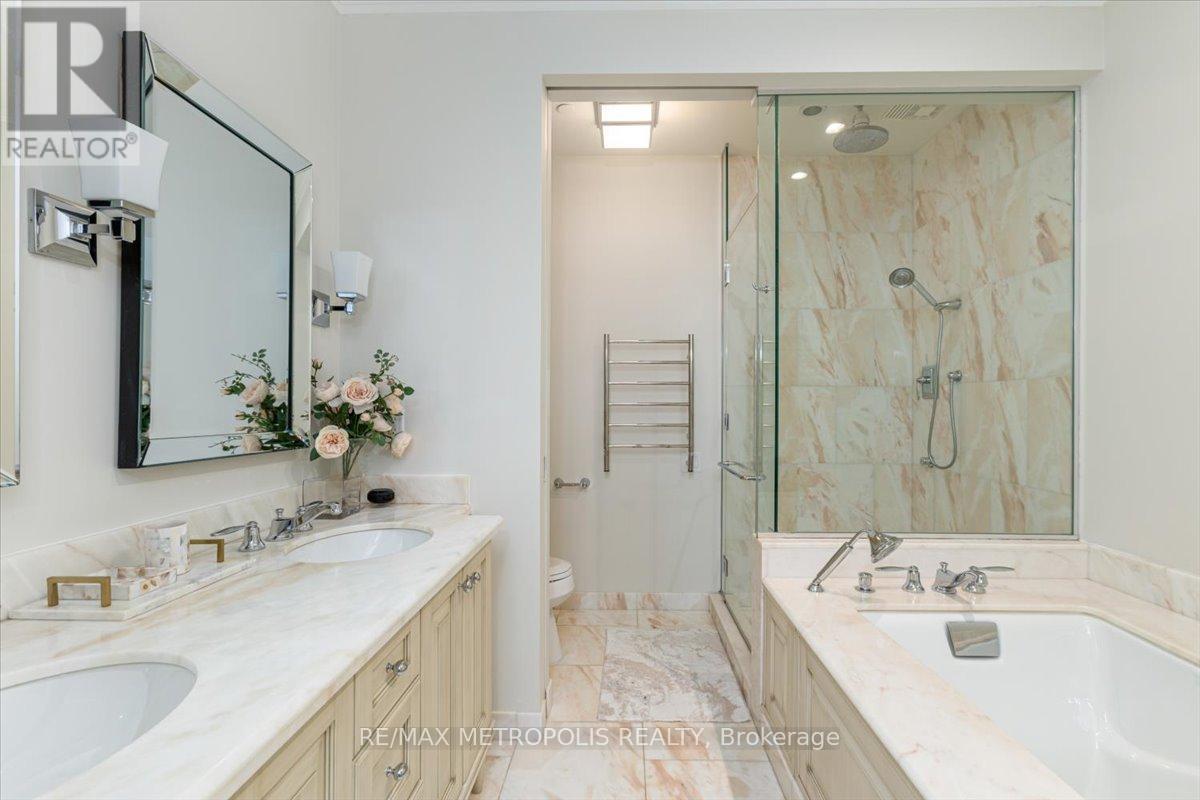 2701 - 183 Wellington Street W, Toronto, Ontario  M5V 0A1 - Photo 17 - C12880438