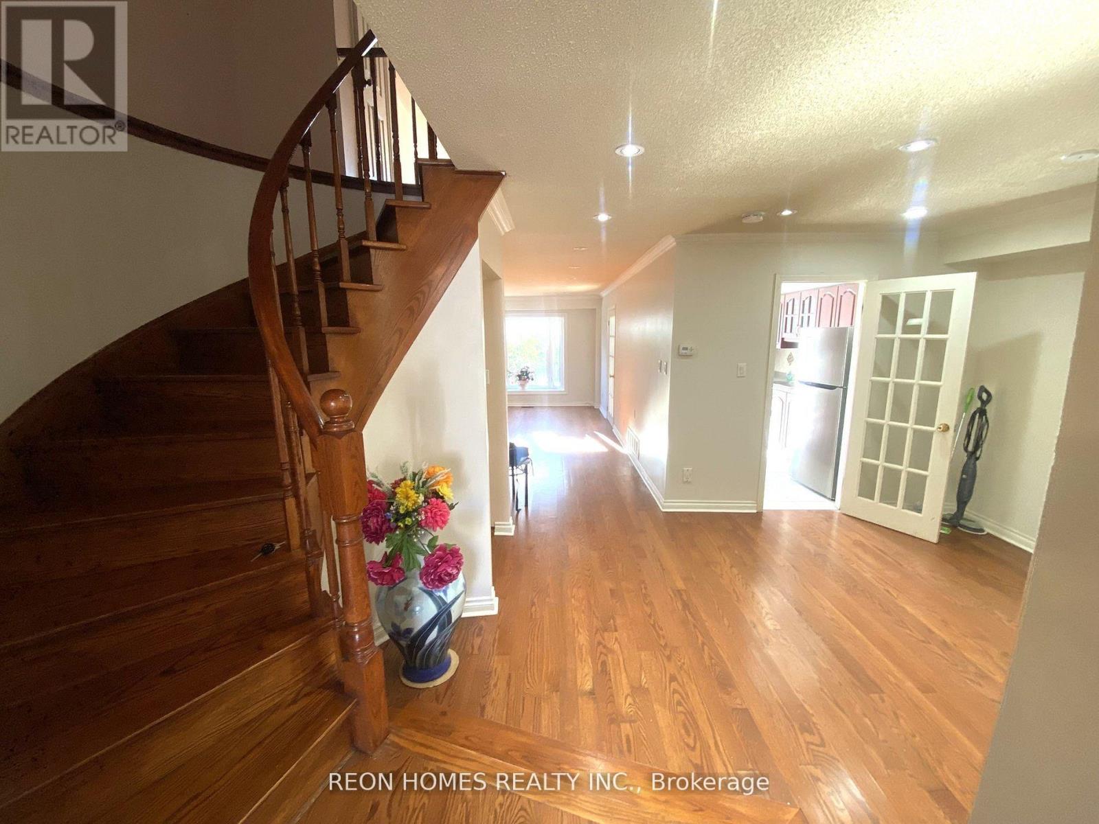 42 Bellrock Drive, Toronto, Ontario  M1V 2V9 - Photo 11 - E12886738