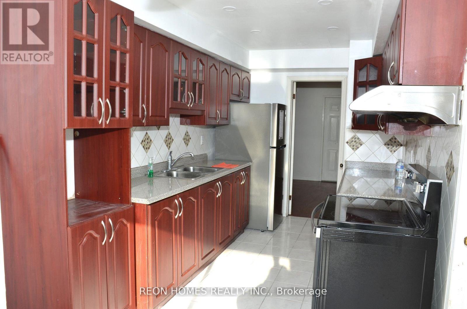 42 Bellrock Drive, Toronto, Ontario  M1V 2V9 - Photo 9 - E12886738