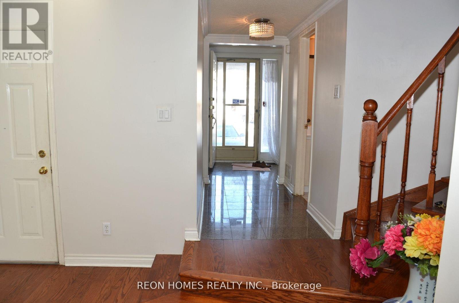 42 Bellrock Drive, Toronto, Ontario  M1V 2V9 - Photo 3 - E12886738