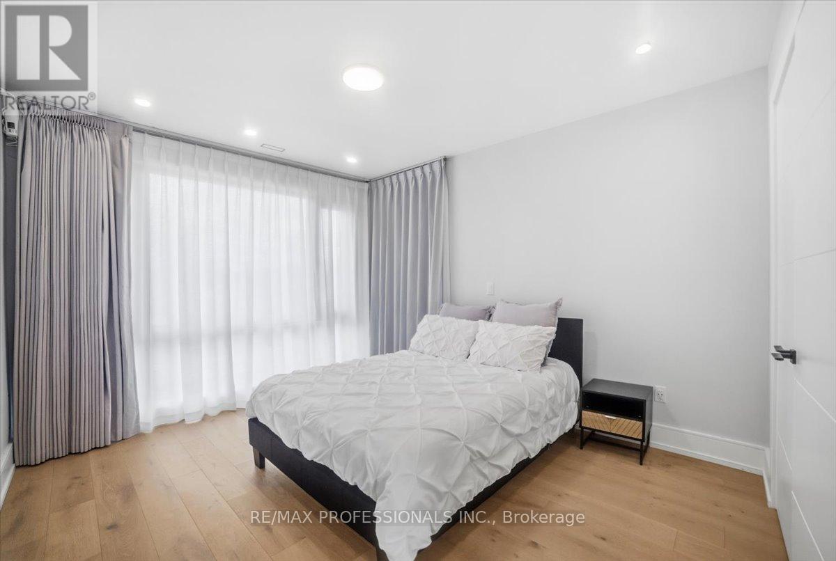 2206 Utely Road, Mississauga, Ontario  L5J 1X1 - Photo 35 - W12801708