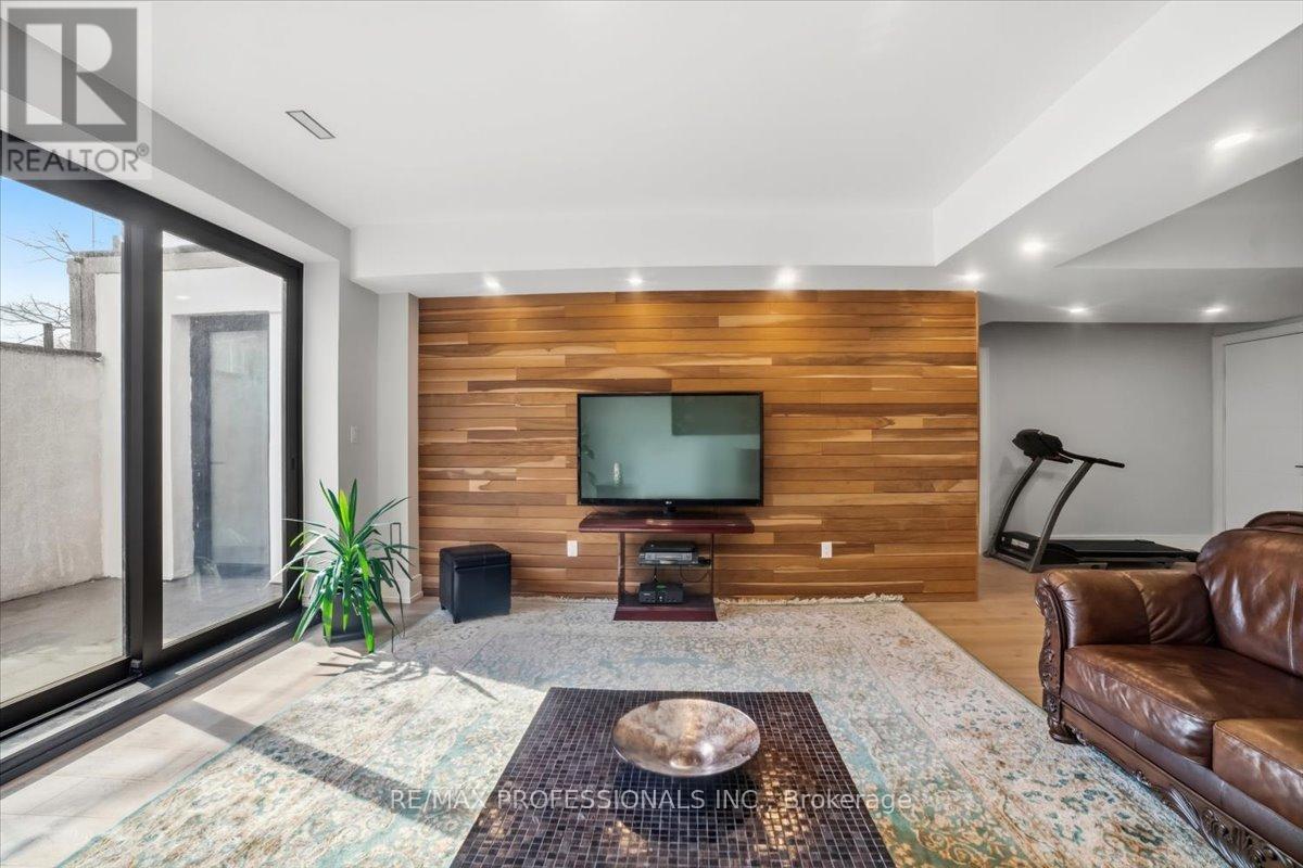 2206 Utely Road, Mississauga, Ontario  L5J 1X1 - Photo 40 - W12801708