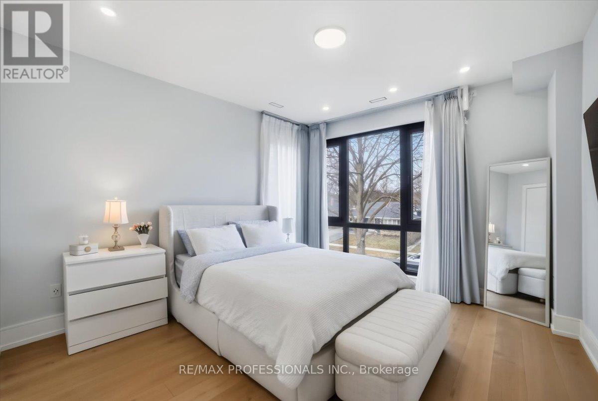 2206 Utely Road, Mississauga, Ontario  L5J 1X1 - Photo 33 - W12801708