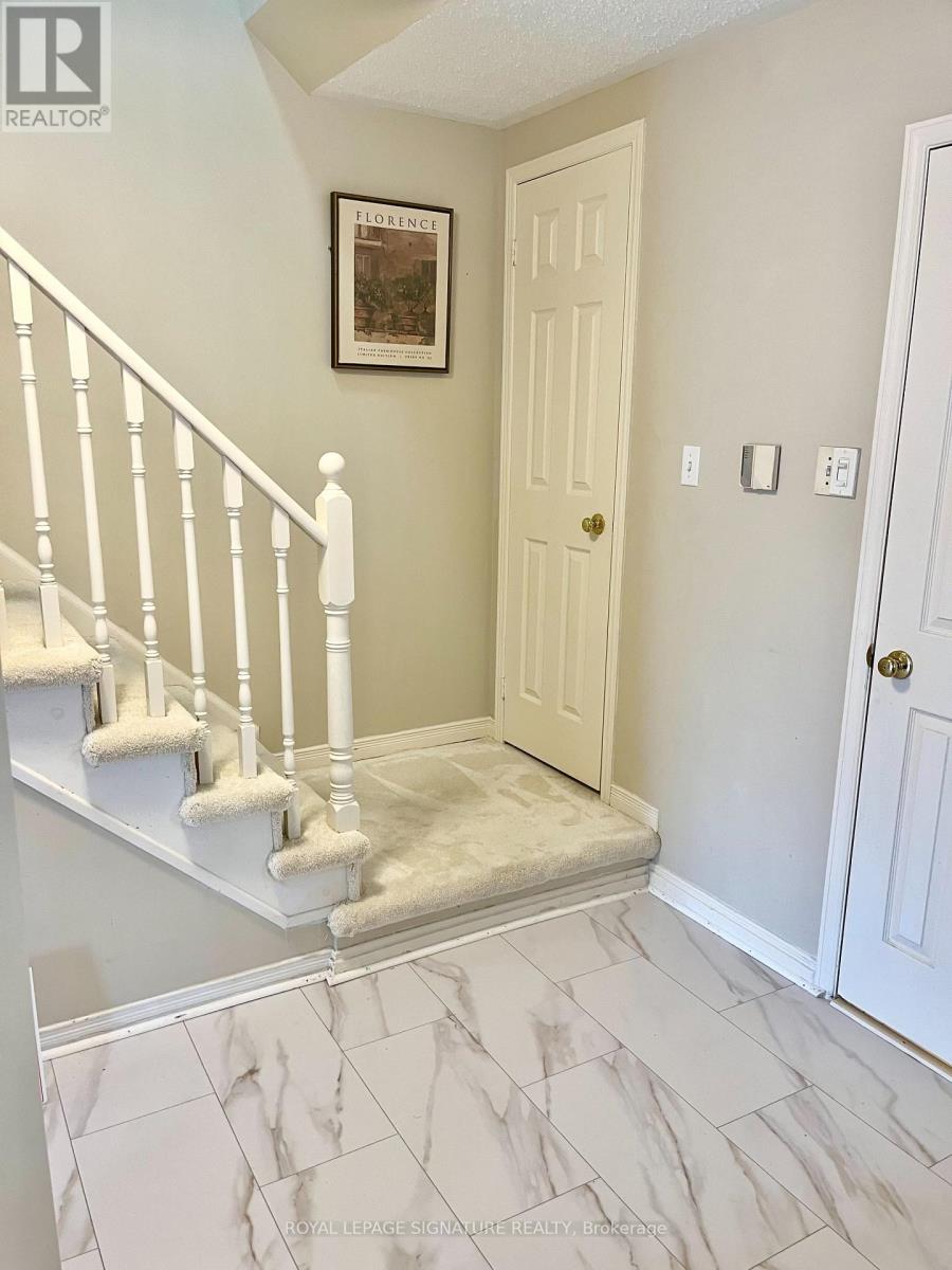 6945 Gracefield Drive, Mississauga, Ontario  L5N 6T9 - Photo 20 - W12814924