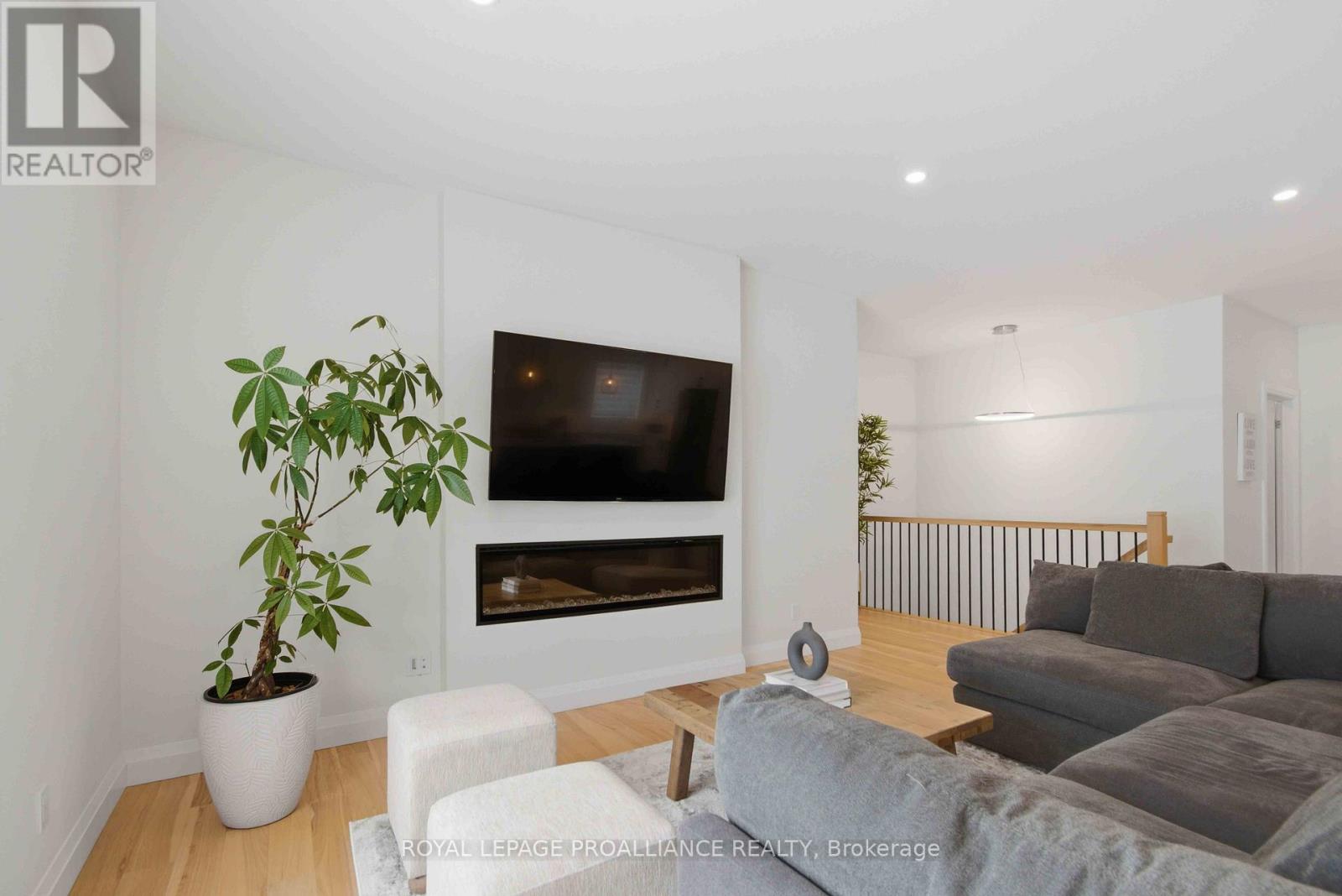 39 Schmidt Way, Quinte West, Ontario  K8V 0L5 - Photo 17 - X12888450