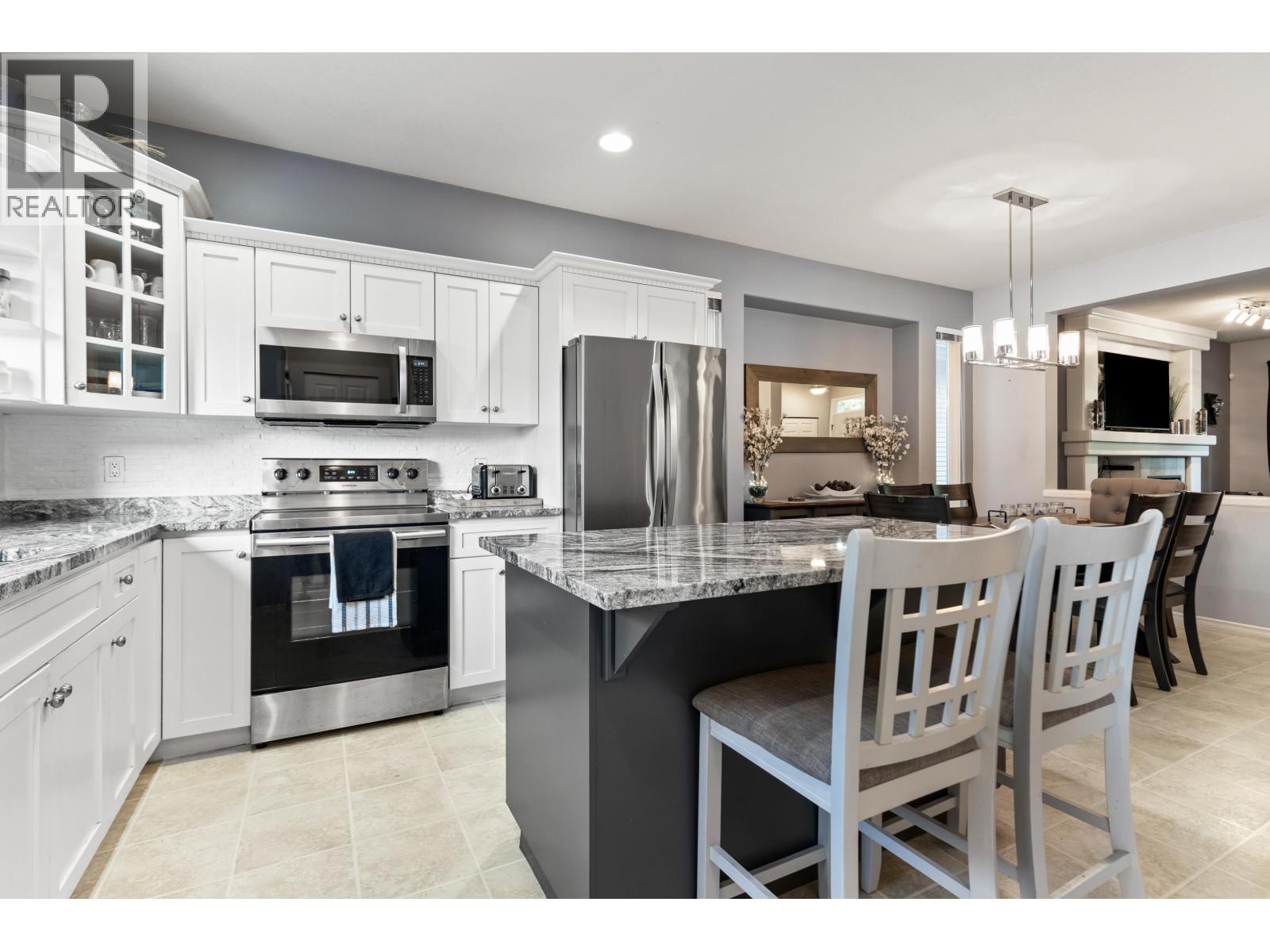 24107 102 AVENUE, Maple Ridge, British Columbia