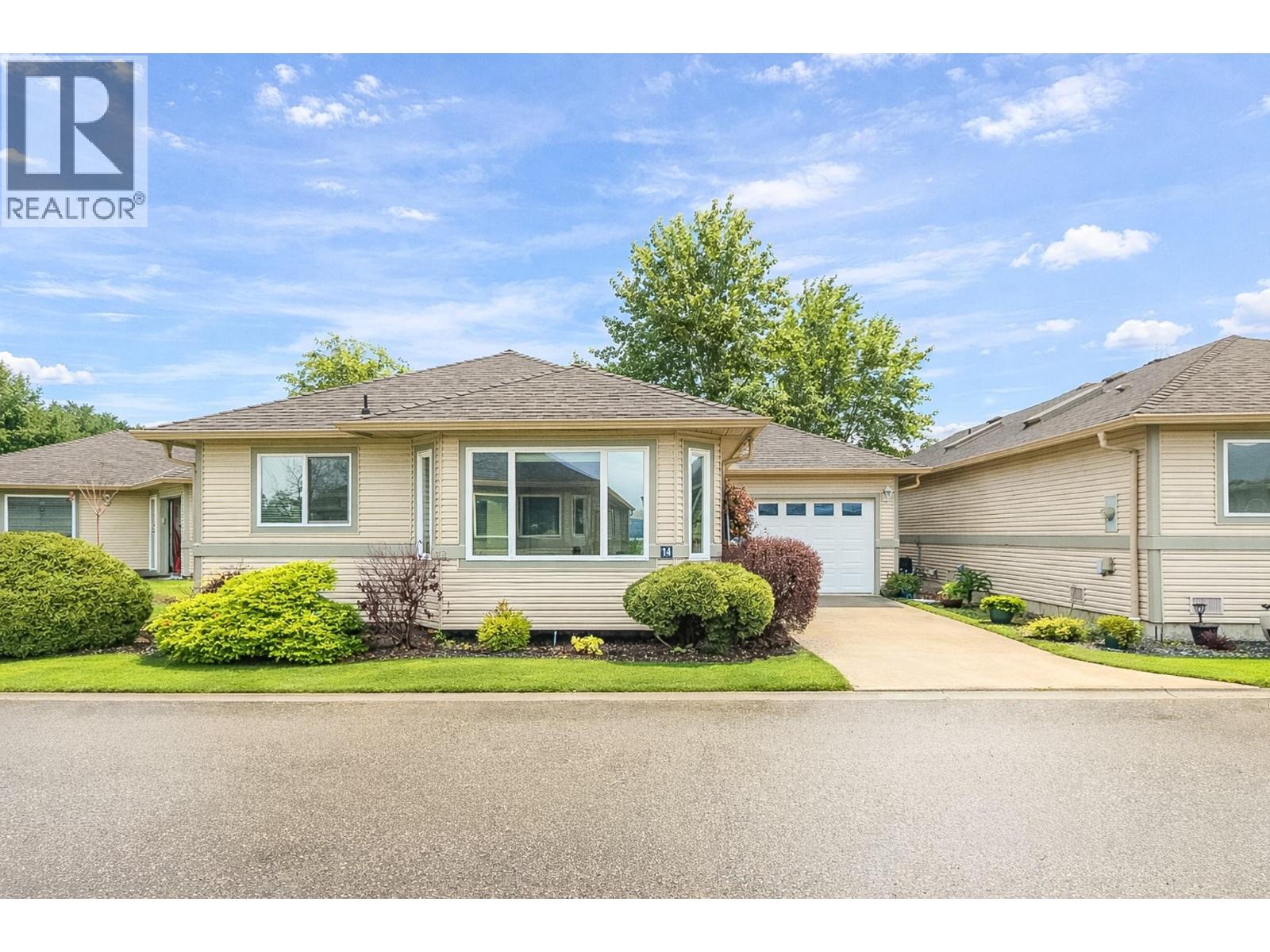 111 Harbourfront Drive NW Unit# 14, Salmon Arm, British Columbia