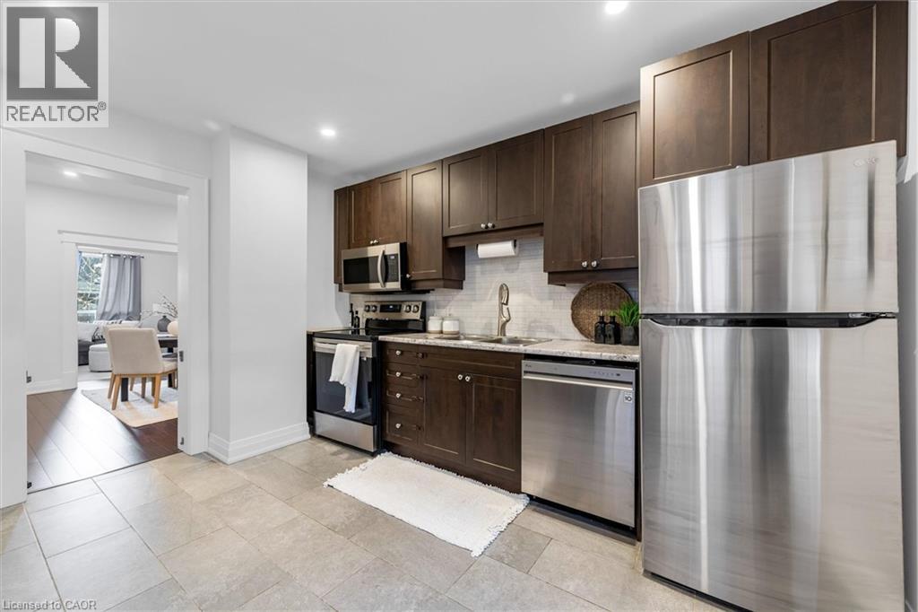 21 East 21st Street, Hamilton, Ontario  L8V 2T3 - Photo 13 - 40810374