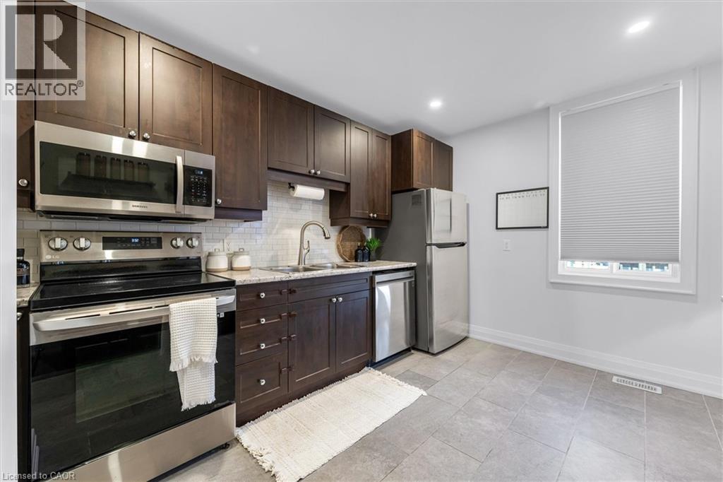 21 East 21st Street, Hamilton, Ontario  L8V 2T3 - Photo 12 - 40810374