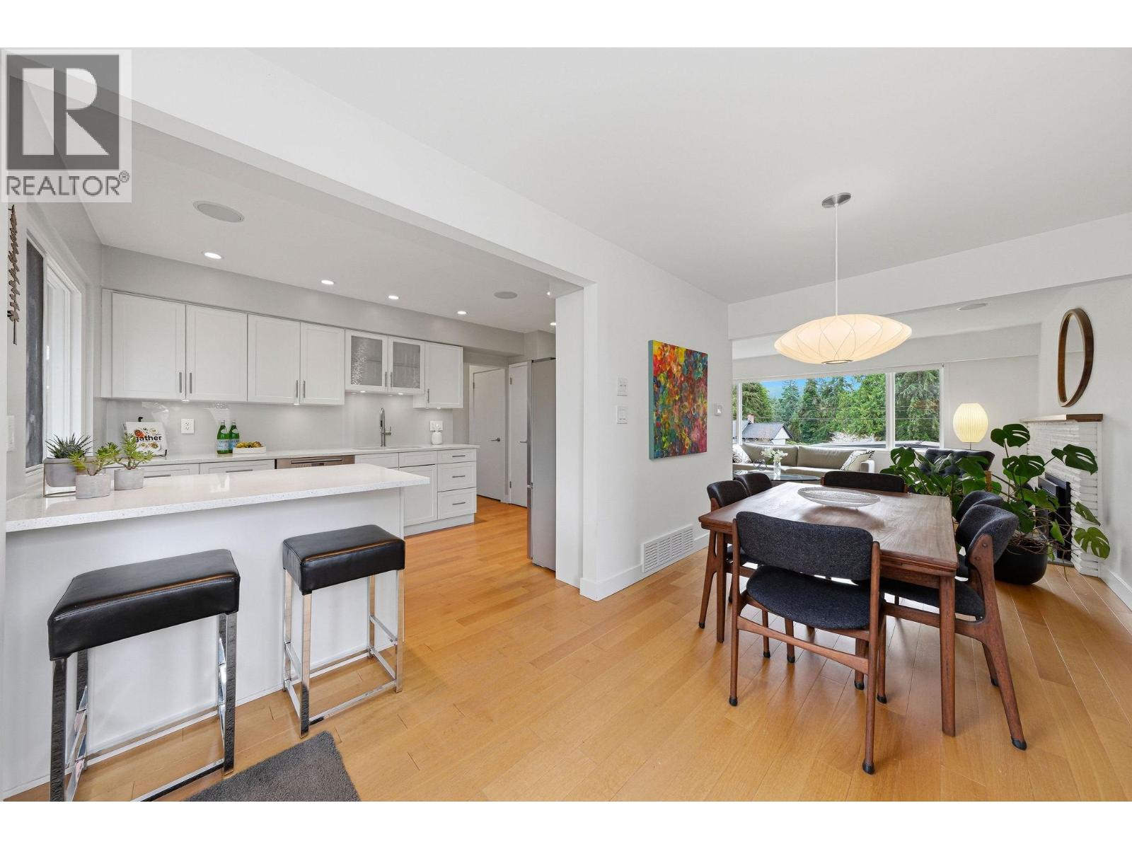 2223 Greylynn Crescent, North Vancouver, British Columbia  V7J 2X6 - Photo 8 - R3100015