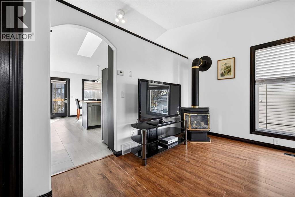 1503 Thorburn Drive Se, Airdrie, Alberta  T4A 2C6 - Photo 6 - A2293270