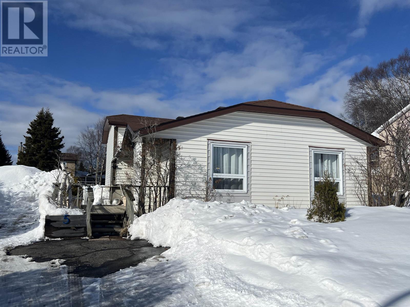 5 Graham CRES, marathon, Ontario