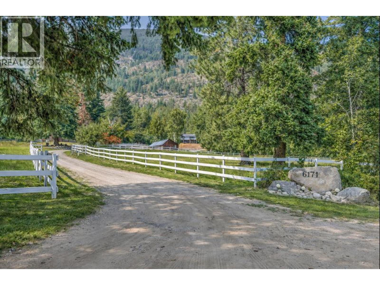 6171 50 Street NW Salmon Arm Photo 43 6171 50 Street NW Salmon Arm Photo 43