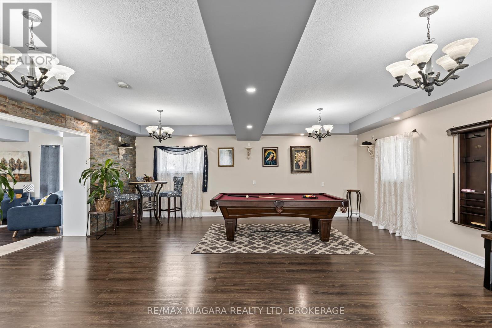 724 Line 3 Road S, Niagara-On-The-Lake, Ontario  L0S 1J0 - Photo 20 - X12888456