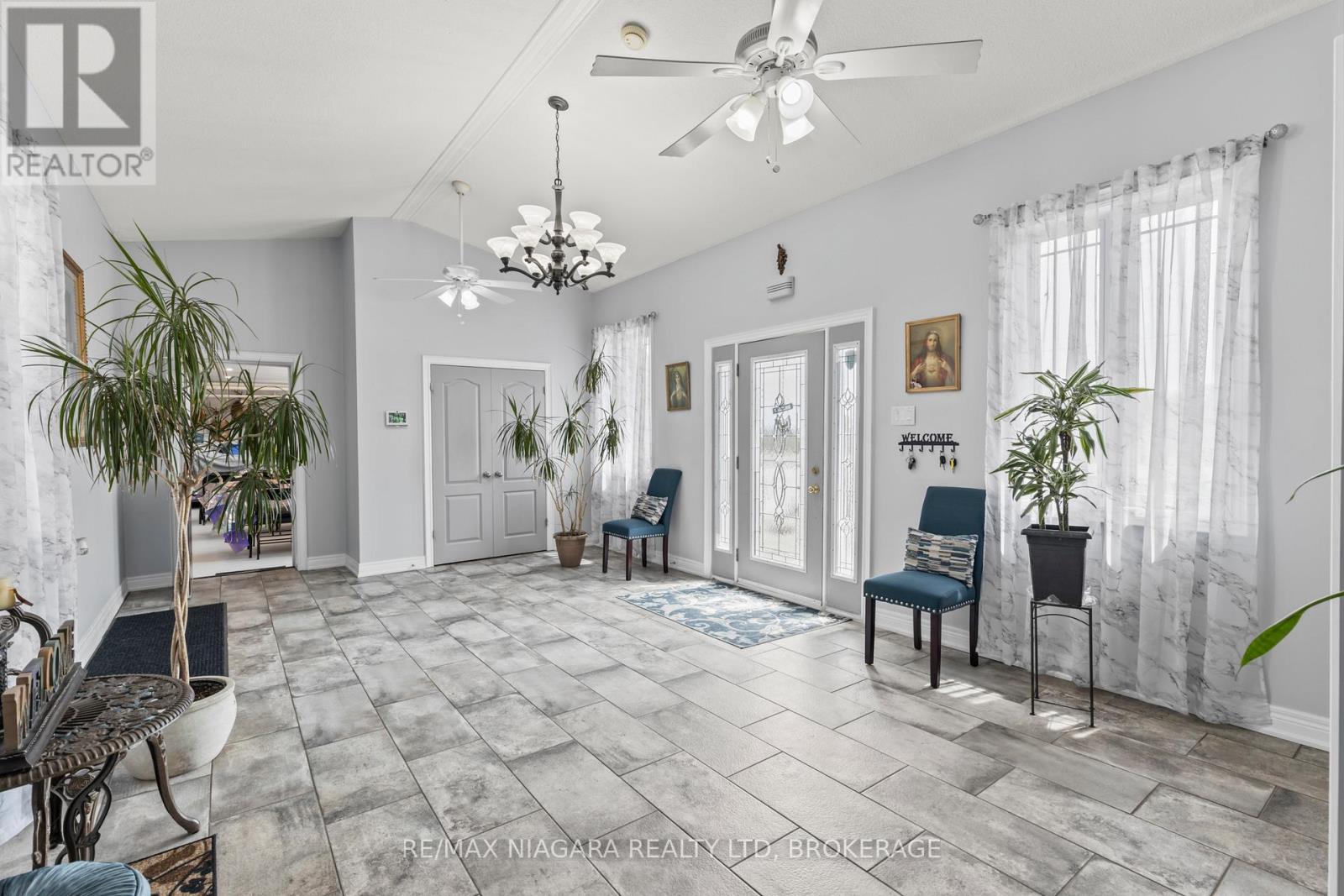 724 Line 3 Road S, Niagara-On-The-Lake, Ontario  L0S 1J0 - Photo 21 - X12888456