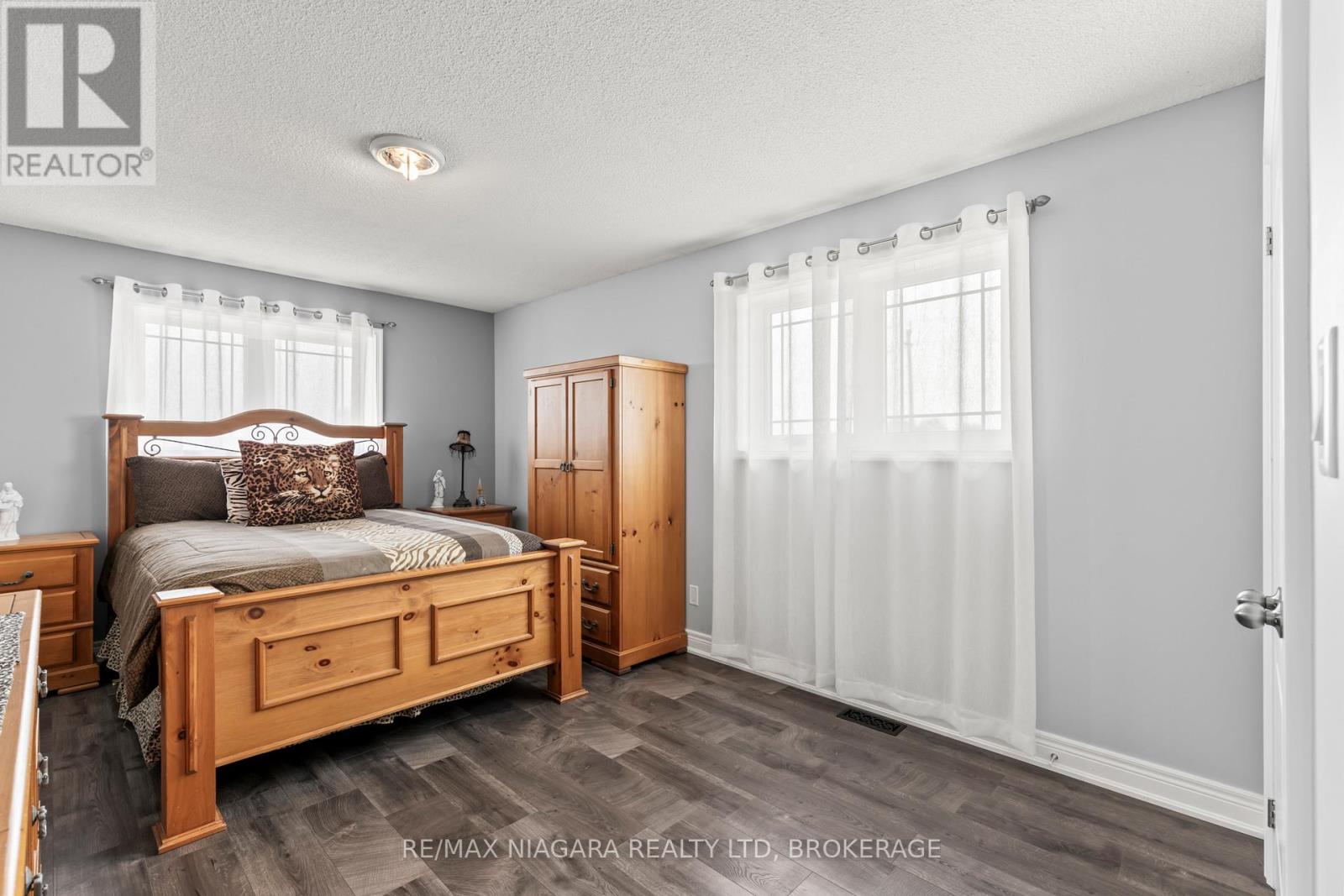724 Line 3 Road S, Niagara-On-The-Lake, Ontario  L0S 1J0 - Photo 30 - X12888456