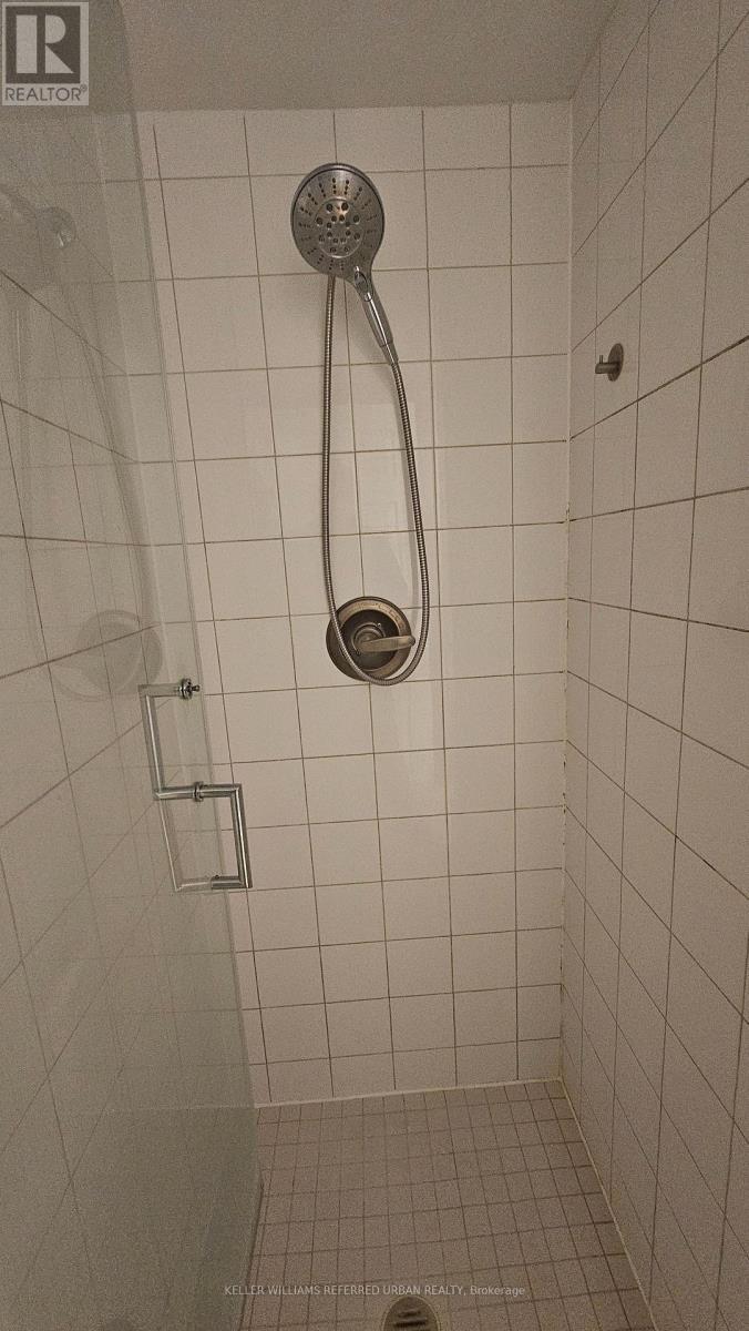 2212 - 25 The Esplanade, Toronto, Ontario M5E 1W5 - Photo 13 - C12886614