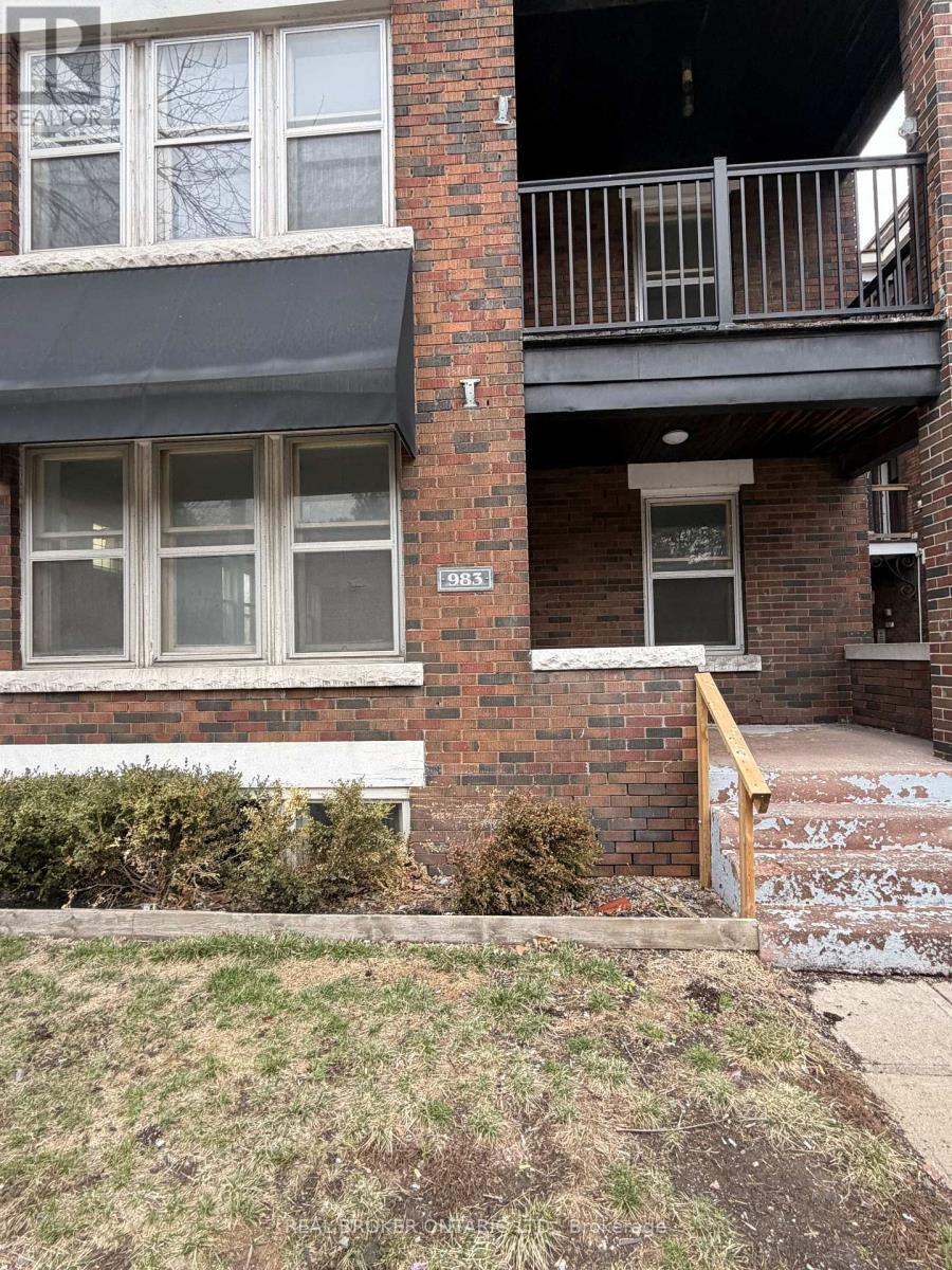 1 - 983 MAIN STREET E, Hamilton, Ontario