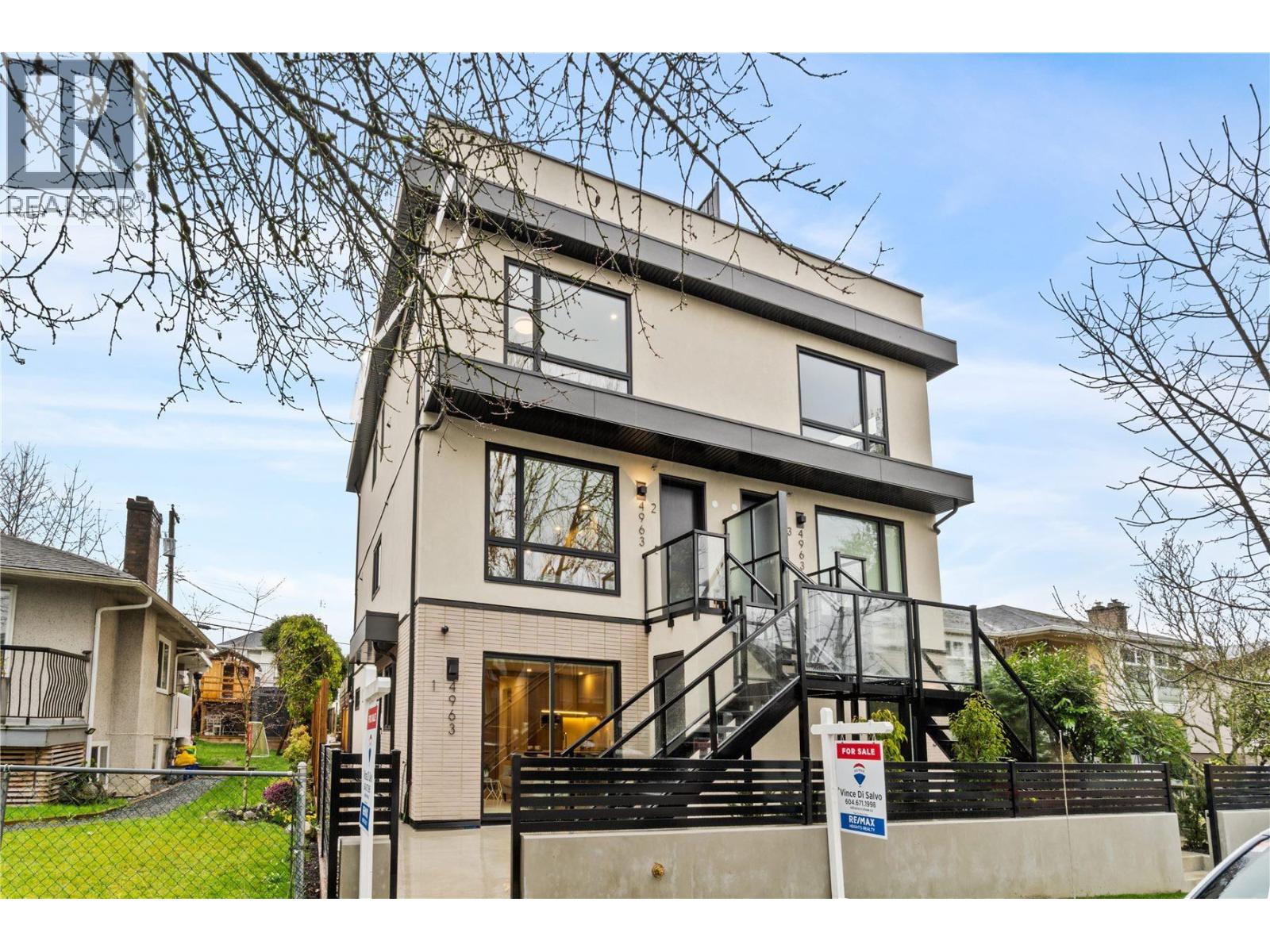 2 4963 CHESTER STREET, Vancouver, British Columbia